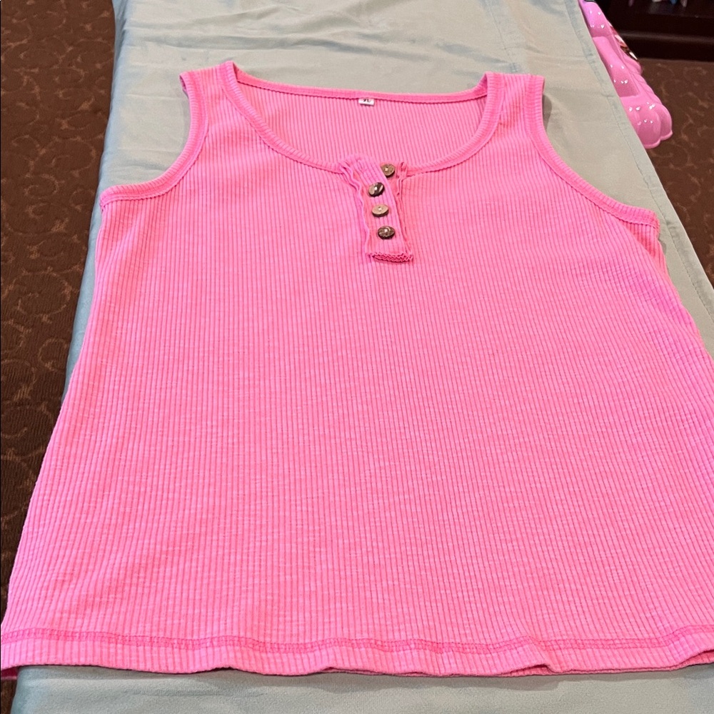 Pink Sleeveless Woman’s Top EUC